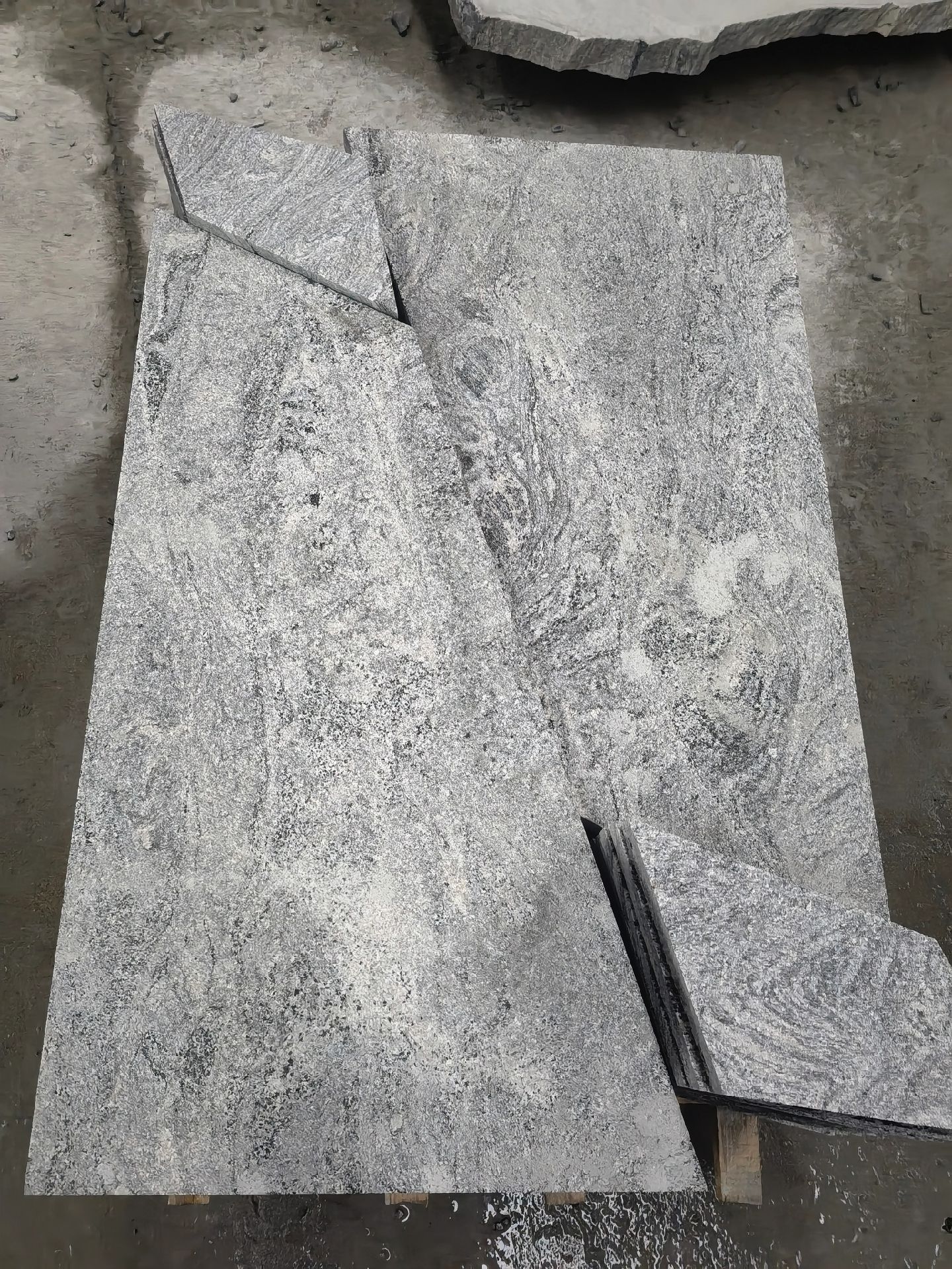 浪淘沙石材廠家：創(chuàng)新工藝，卓越品質